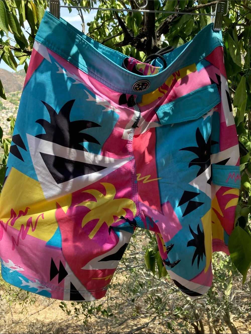 Maui and Sons black shark